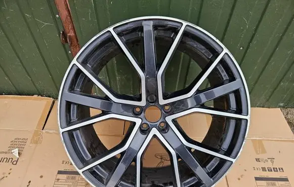 Audi Q8 R22 alloy rim 4M8601025AQ