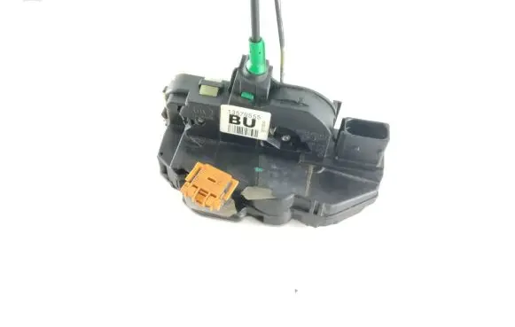 Chevrolet Orlando Rear door lock 13579555