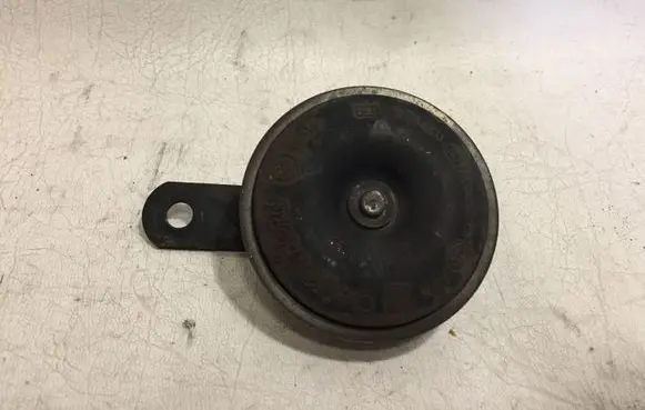 Nissan Juke I F15 Horn signal 001163
