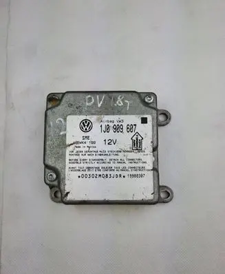 Volkswagen PASSAT B5 Airbag control unit/module 1J0909607 19980307 5WK4199