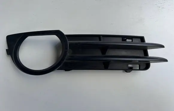 Audi A3 S3 A3 Sportback 8P Front fog light trim/grill 8P4807682B