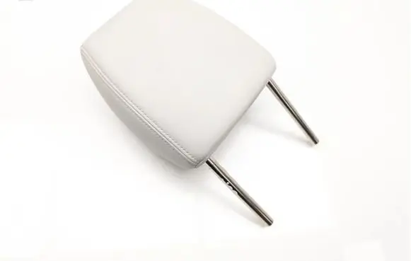 Mazda 3 III Front seat headrest 