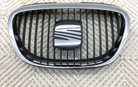 Seat Leon (1P) Front grill 