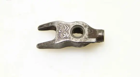 Peugeot 2008 I Fuel Injector clamp holder 9811760780