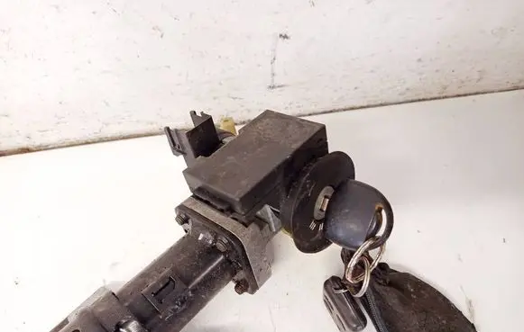 Opel Omega B1 Ignition lock