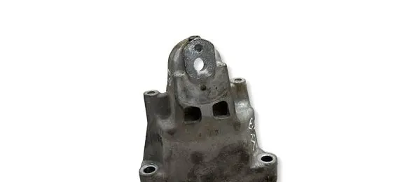 Lexus RC Engine mounting bracket 36040