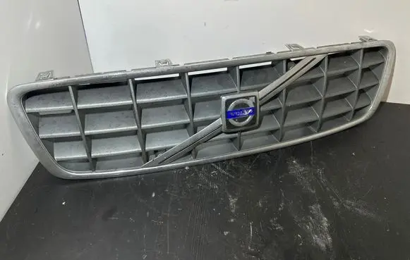 Volvo XC70 Front grill 9190986 9190985