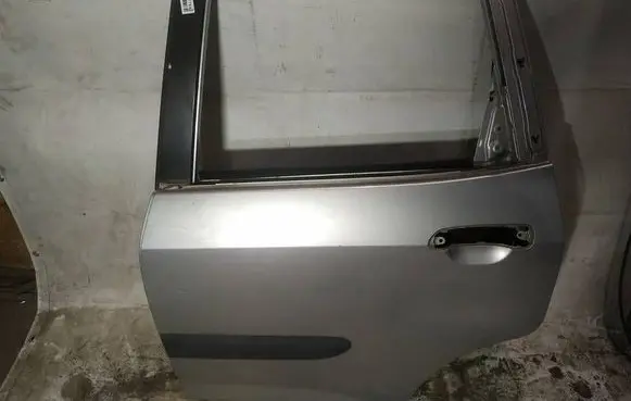 Honda Jazz Rear door pilkos