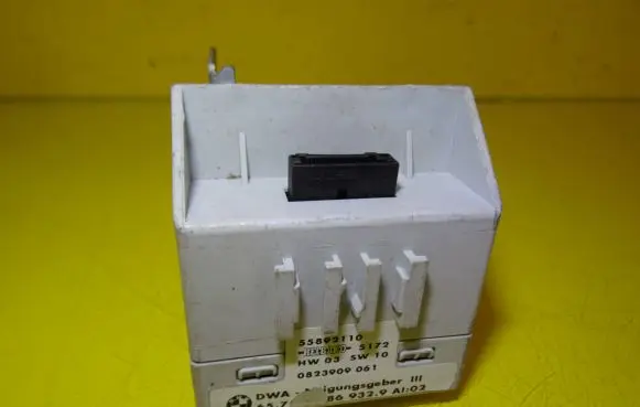 BMW 5 E39 Fuel injection pump control unit/module 55892110