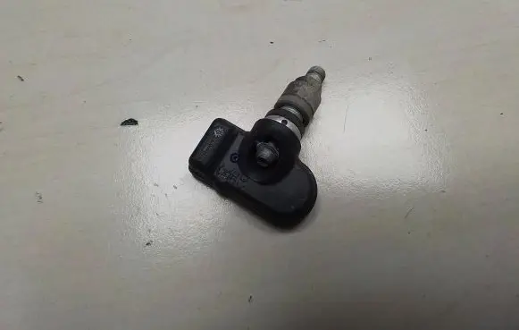 Opel Vivaro Tire pressure sensor Ymy030165