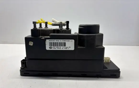 Mercedes-Benz E W210 Central locking vacuum pump 2108001648