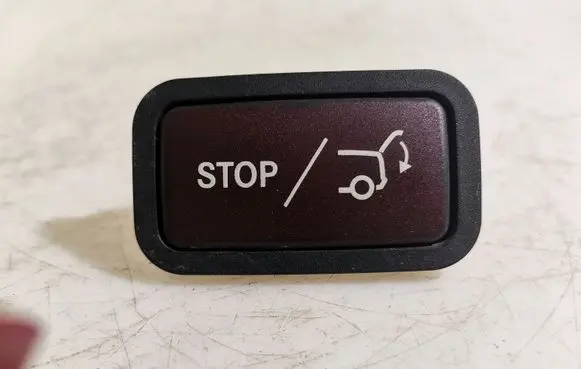 Mercedes-Benz E W212 Tailgate/trunk/boot open switch 2128210651