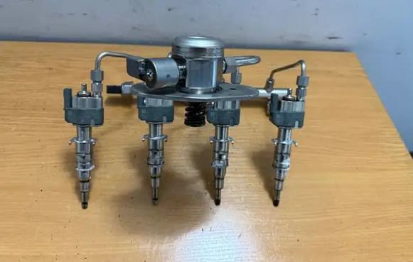 BMW 3 E90 E91 Fuel injector 13537589048 7589048