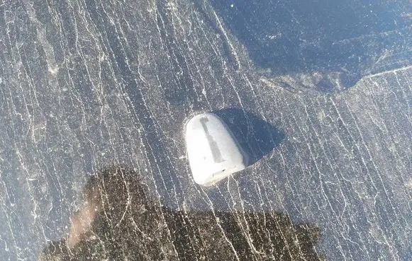 Volvo S40 Windshield washer spray nozzle 