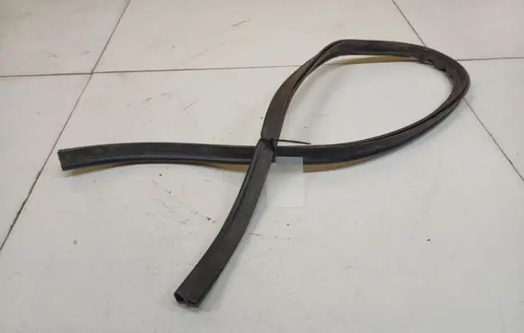 Volkswagen PASSAT B6 Rubber seal front coupe door 