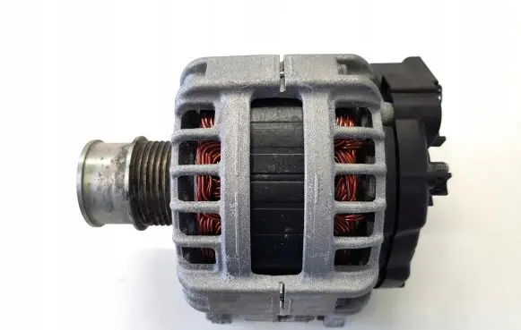 Volkswagen Tiguan Generator/alternator 05E903026R