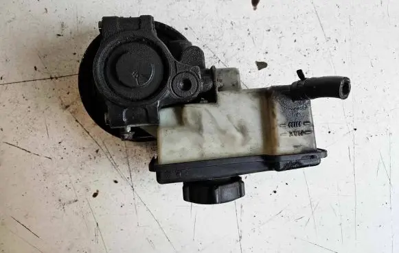 Mazda 6 Power steering pump 1S7C3R700AC D2L4A