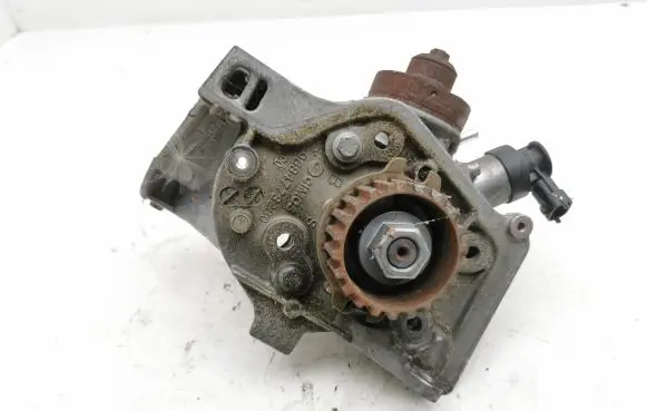 Citroen C4 II Picasso Fuel injection high pressure pump 9688499680 0445010516