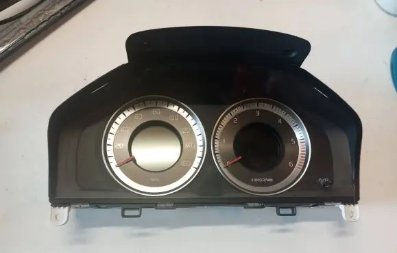 Volvo V60 Speedometer (instrument cluster) 31343330AA