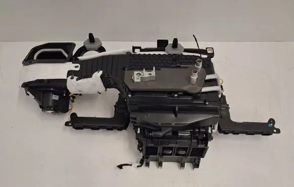 Peugeot 5008 III Interior heater climate box assembly 9841147280