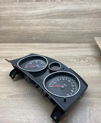 Opel Zafira B Speedometer (instrument cluster) 13308999