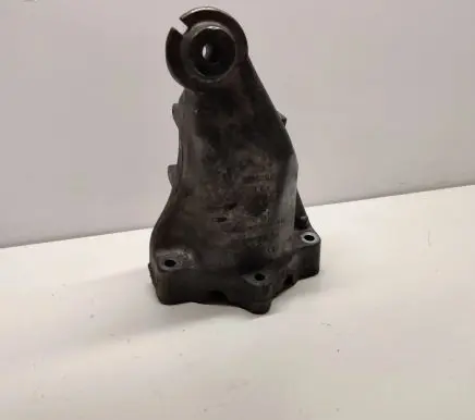 Mercedes-Benz C W204 Engine mounting bracket A6512233404