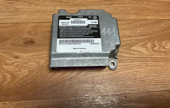 Alfa Romeo 147 Airbag control unit/module 46842421 48050502F 5WK43277