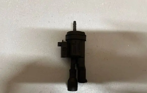 Mercedes-Benz E W212 Turbo solenoid valve 0025407097