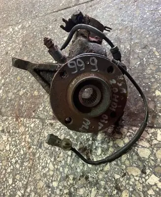 Citroen Xsara Picasso Front wheel hub