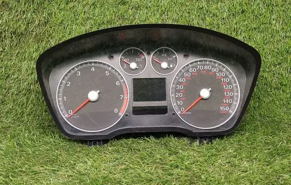 Ford Focus Speedometer (instrument cluster) 4U7T10849KS