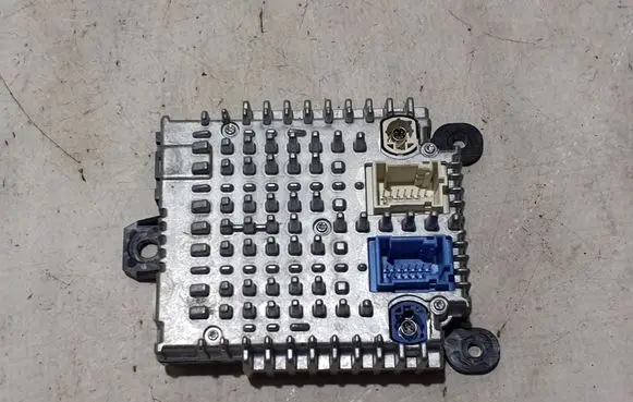 Mercedes-Benz C W206 Aerial antenna amplifier A2148208100