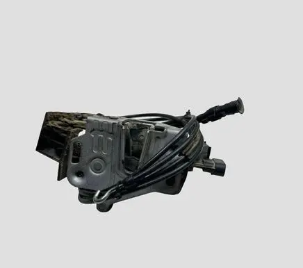 Mercedes-Benz ML W163 Rear door lock A1637302135