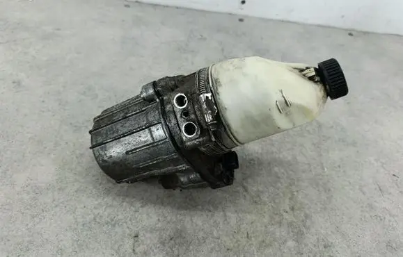 Opel Zafira B Power steering pump 13276990