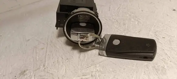 Volkswagen PASSAT B6 Ignition lock 3C0905843R 33303401 116026022