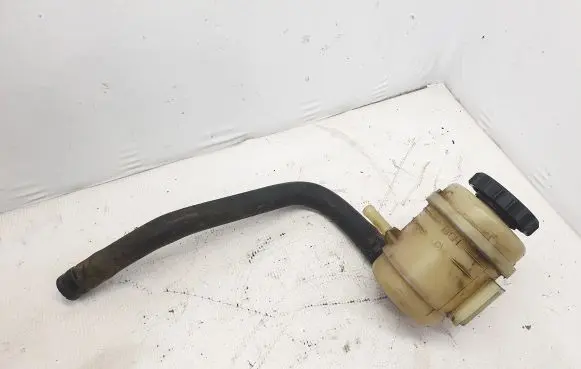 KIA Sorento Power steering fluid tank/reservoir