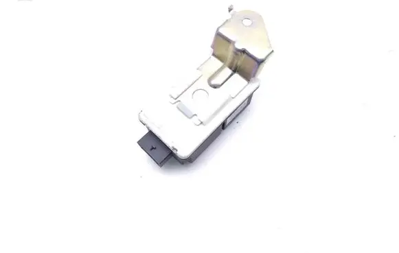 Suzuki SX4 S-Cross Tire pressure control unit 3716061M12