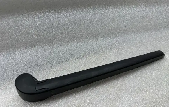 Rear wiper blade arm