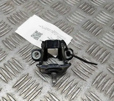 Tailgate/trunk/boot hinge