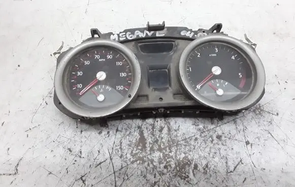 Renault Megane II Speedometer (instrument cluster) 82200399702