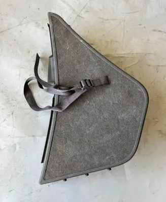 Toyota Prius (NHW20) Trunk/boot trim cover 5841747010
