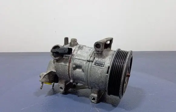 Peugeot 208 I Air conditioning (A/C) compressor (pump) 9822184980