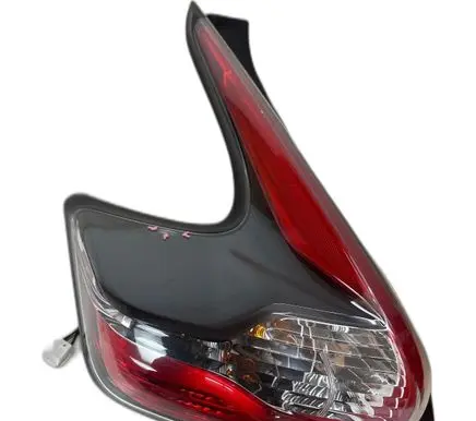 Nissan Qashqai Rear/tail lights L90049815