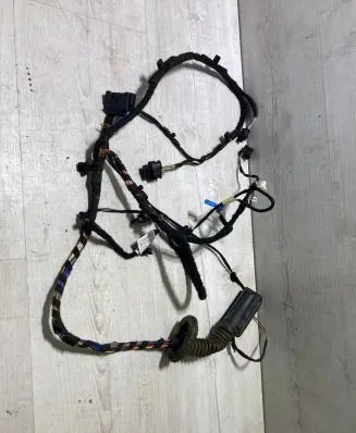 BMW X1 F48 F49 Front door wiring loom/harness boot 9837726