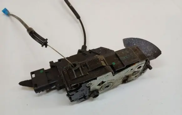 Citroen C4 I Picasso Front door lock 24090816