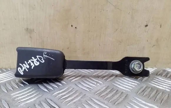 Front seatbelt buckle