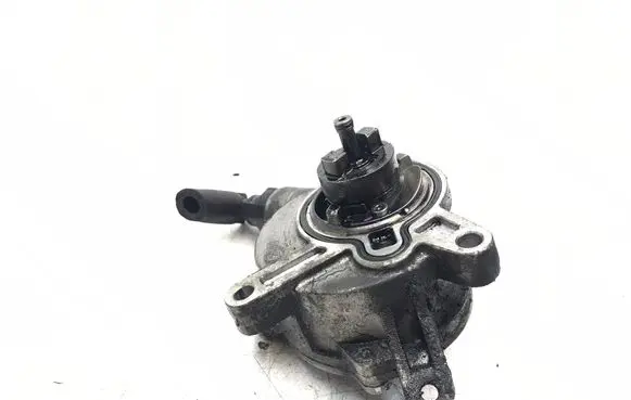Volvo S80 Vacuum pump 08658230