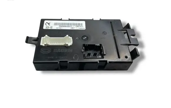 Opel Vivaro Comfort/convenience module P8200943317 P00169121 18217981