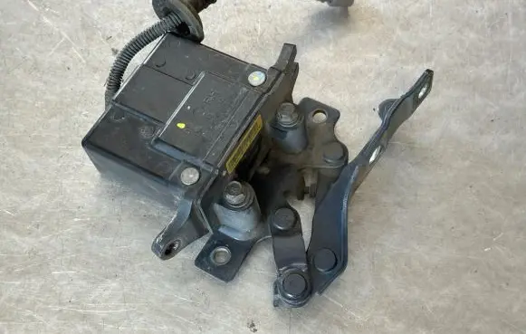 Hyundai Santa Fe Bonnet Pedestrian Airbag Actuator 791602W000