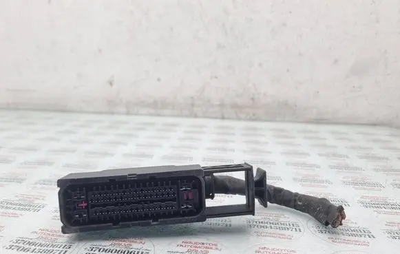 Volkswagen Touran I ABS module connector plug 