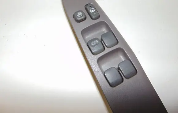 Toyota Prius (XW10) Electric window control switch 8404047020